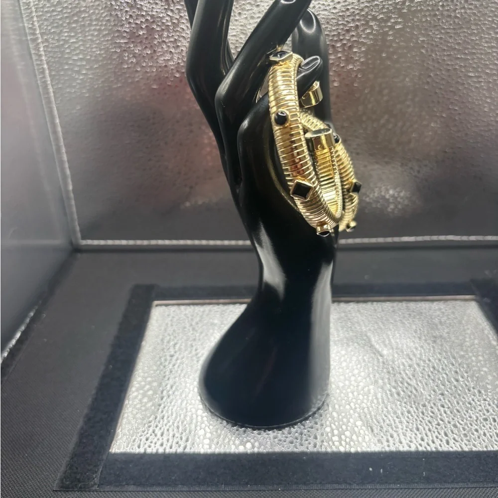 Elegant Gold and Black Onyx Women's Bracelet